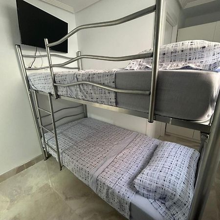 Habitacion Doble O Compartida Con Bano Privado En El Centro De Madrid Esterno foto