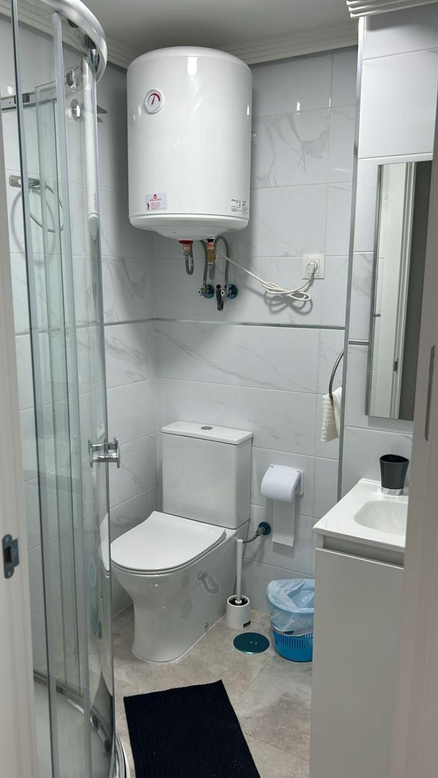 Habitacion Doble O Compartida Con Bano Privado En El Centro De Madrid Esterno foto